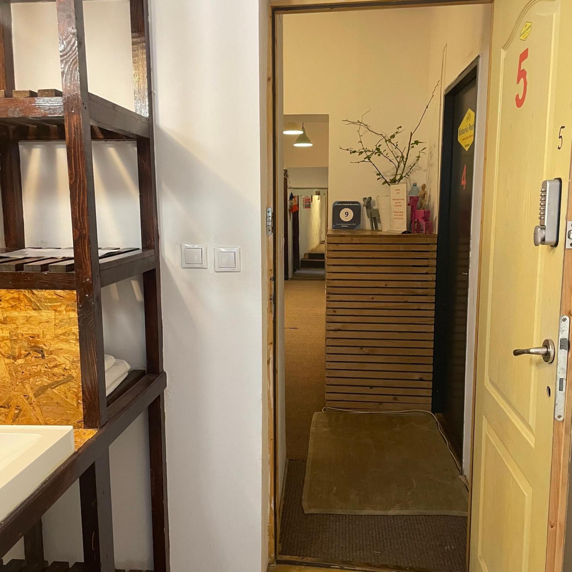 הוסטל Victoria Poshtel בוקרשט מראה חיצוני תמונה