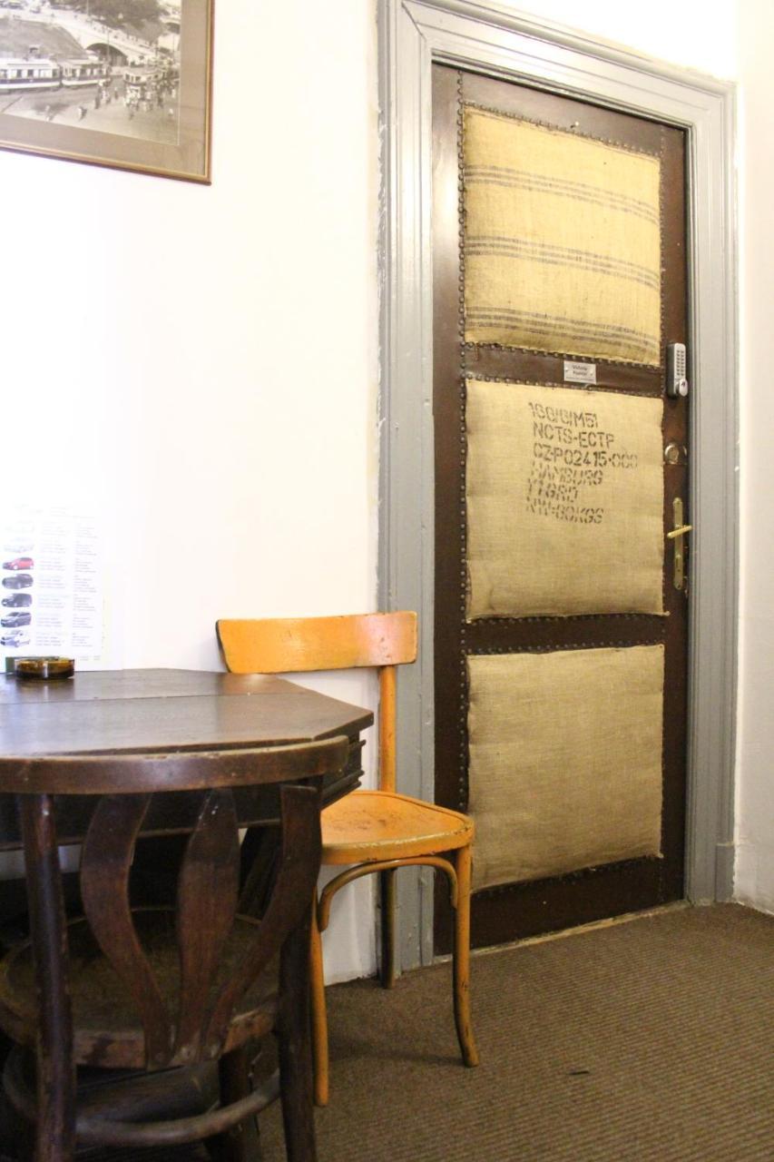 הוסטל Victoria Poshtel בוקרשט מראה חיצוני תמונה